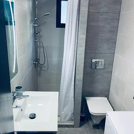 Feriehus Sea View House In *